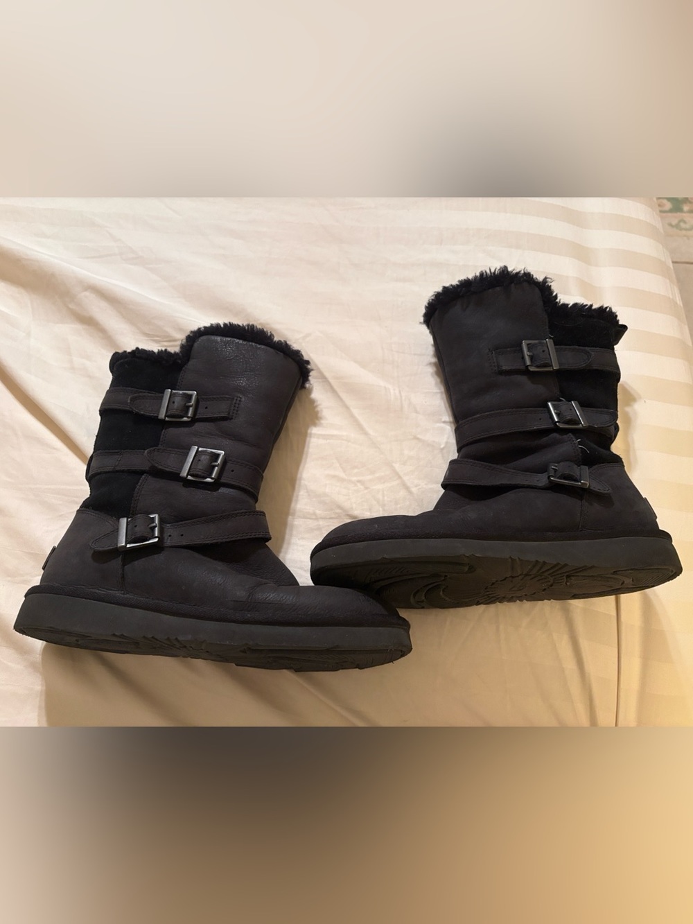 Women’s UGG Becket Black Suede Leather Triple Buckle Shearling Winter Boots Sz 8